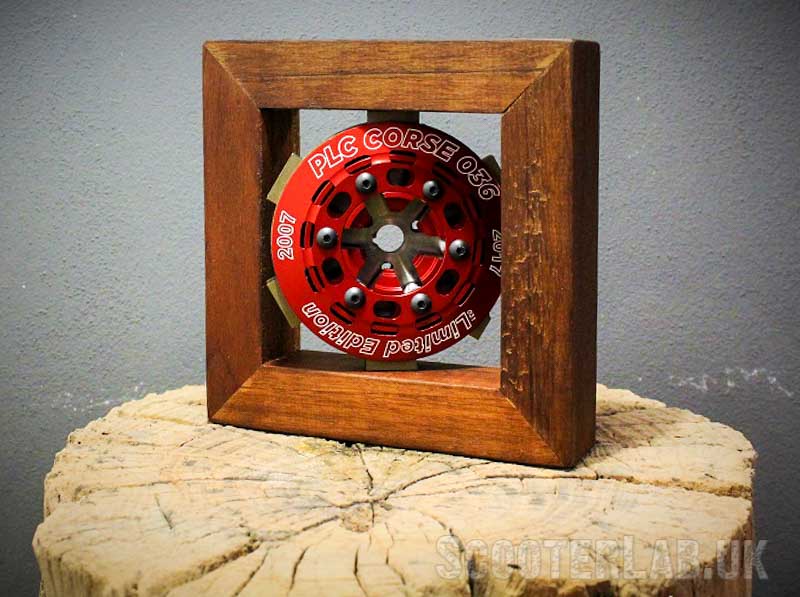 PLC Corse Red Edition Vespa smallframe clutch | NEWS