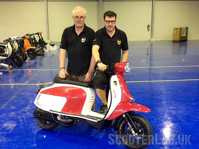 Our spy even managed to catch Frank and Paul posing with it without being noticed...
