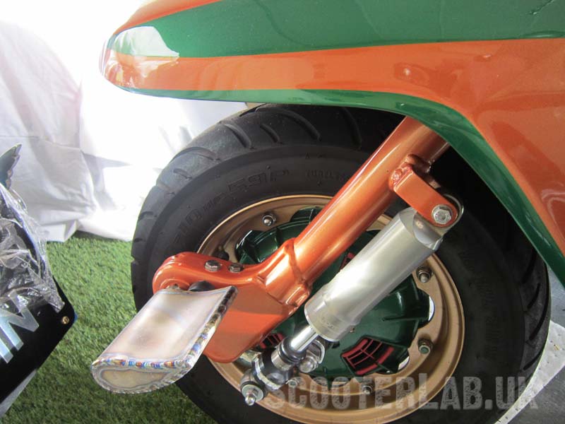 Footpegs for the front gunner