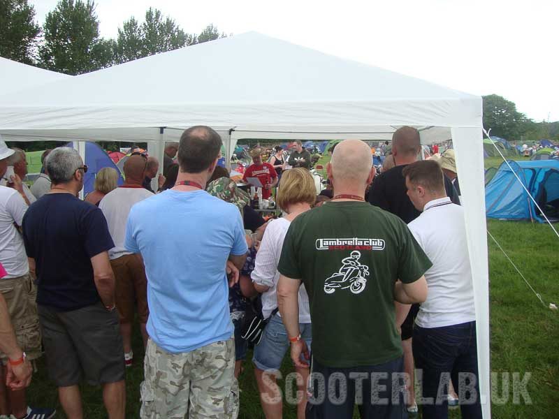 DSC07068800
