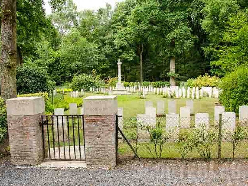 DSC_5397 Ploegsteert Cemetery Belgium800 DSC_5397 Ploegsteert Cemetery Belgium800