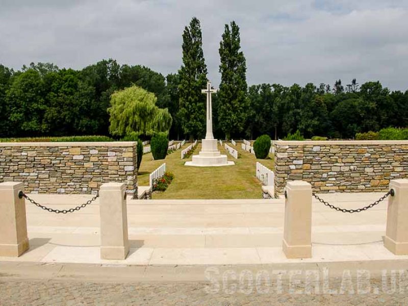 DSC_5415 Wytschaete Cemetery Belgium800 DSC_5415 Wytschaete Cemetery Belgium800
