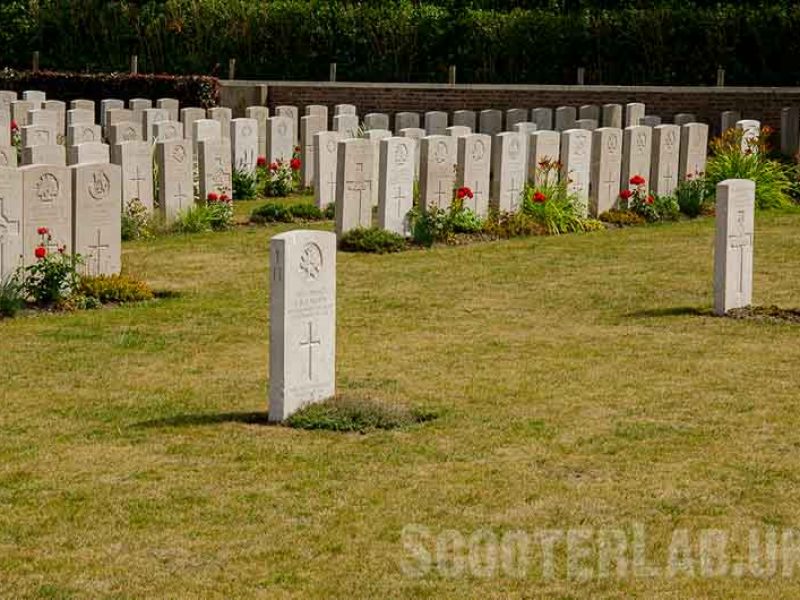 DSC_5460 Brandhoek Cemetery Belgium800 DSC_5460 Brandhoek Cemetery Belgium800