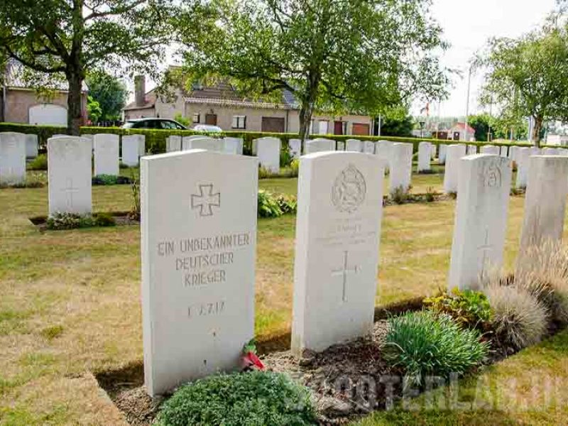 DSC_5475 German Grave with British at Brandhoek Cemetery Belgium800 DSC_5475 German Grave with British at Brandhoek Cemetery Belgium800