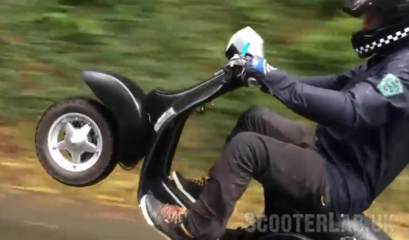 Vespa PX Wheelie | VIDEO
