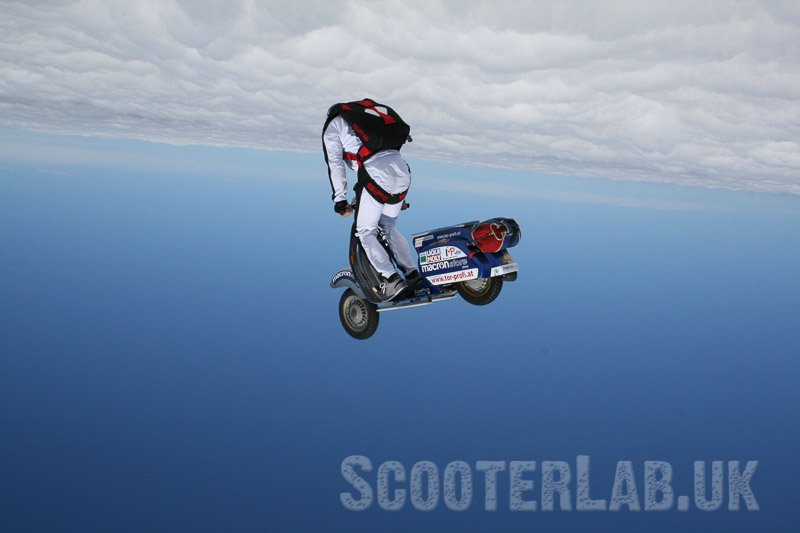 Günter SCHACHERMAYR is the overjoyed new world record holder for, Vespa Freefall 4000.
