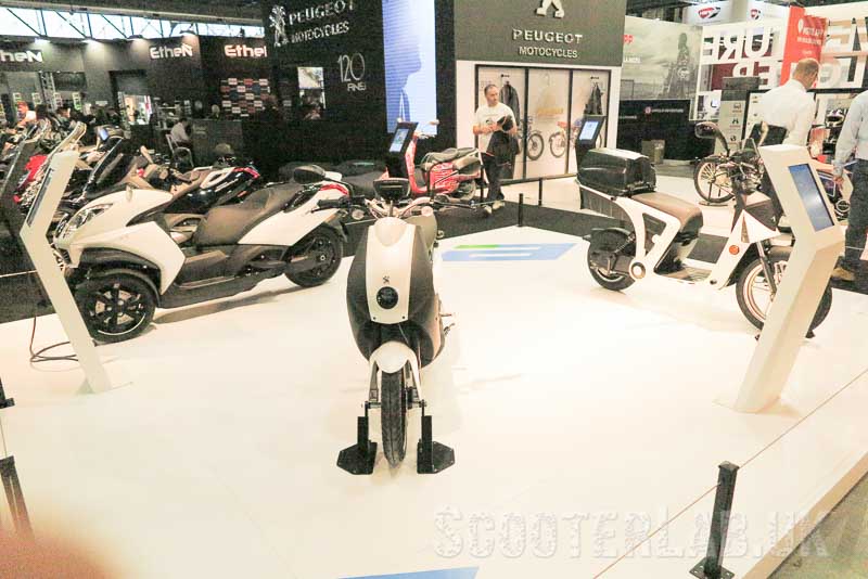 Flanked by the e-Metropolis and 2.0, the new e-Ludix took centre stage