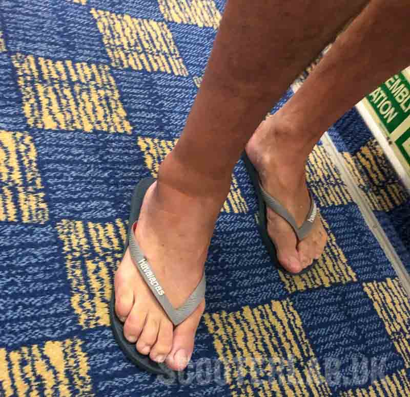 Aside from a debatable choice in footwear, Cropper also has a nice fat right fankle.