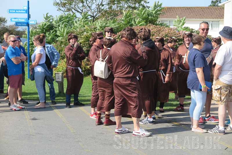 These lads had to queue for ages for a bus and had a right monk on...