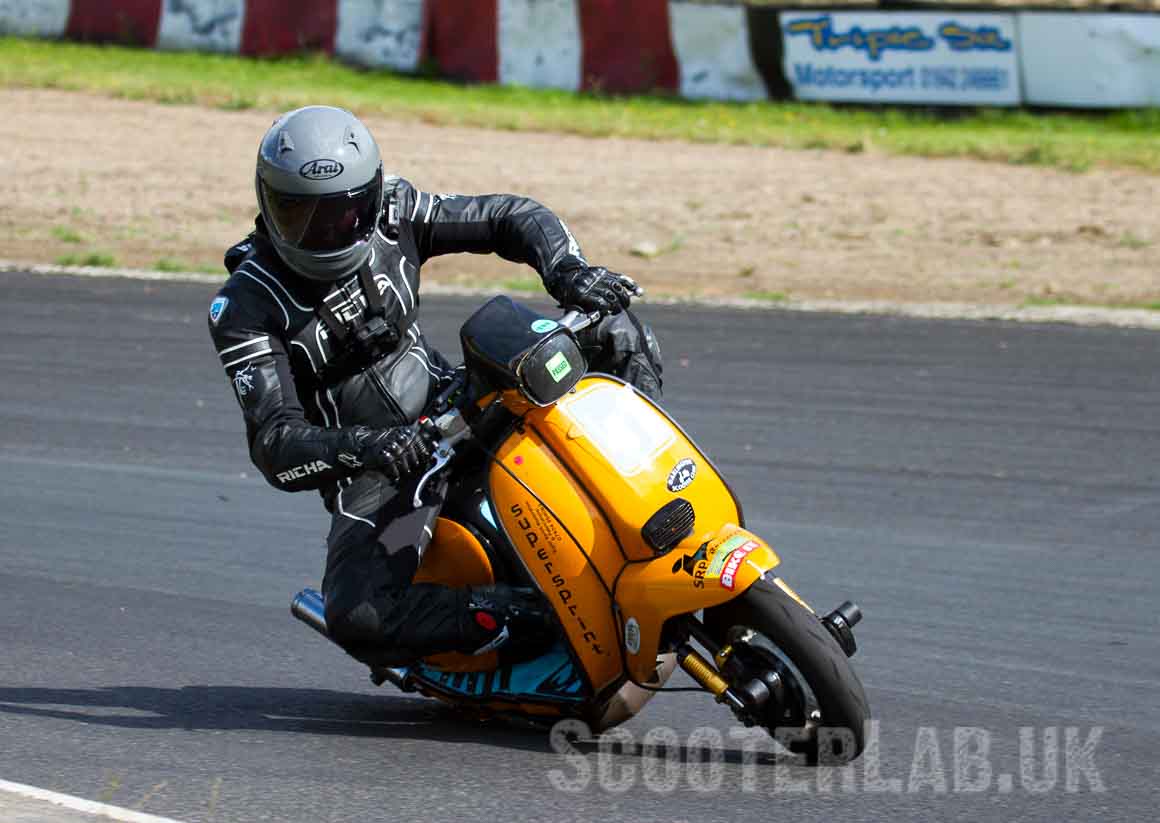 Look closely and you can see the sparks from my undercarriage - bad cornering technique
