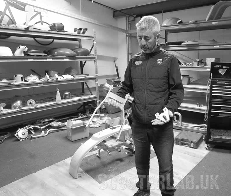 Niall shows us their swinging arm