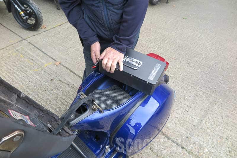 It\'s big and heavy but this battery pack is universal and fits all the Retrospective conversions, from J-Range to smallframe and PX to GP.