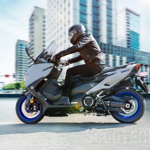 2020-Yamaha-XP500A-EU-Icon_Grey-Action-004-03800