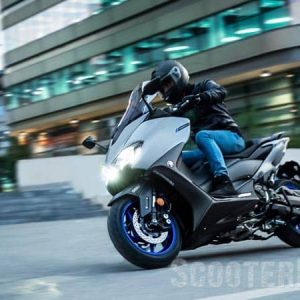 2020-Yamaha-XP500A-EU-Icon_Grey-Action-010-03800