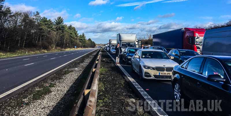 Emergency services could reach the scene of this southbound M1 accident quickly using the hard shoulder