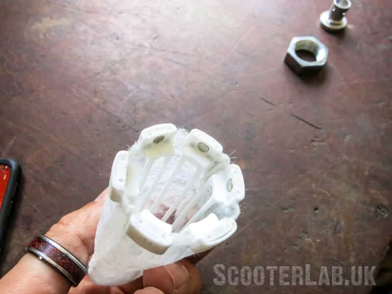 Petrol-proof 3D printed core with magnetic fixings