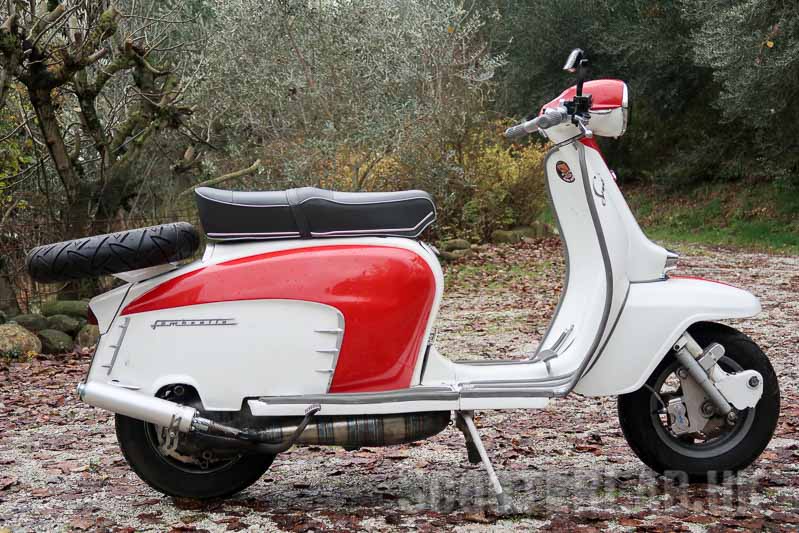 The Cosmoto is a handsome exhaust that suits the lines of the Lambretta