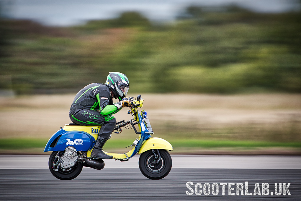 Adie Horrocks 122mph Vespa run image by Phil Evans Images